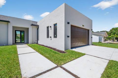 3920 Espan Court, Palm Springs FL - photo 8 of 51
