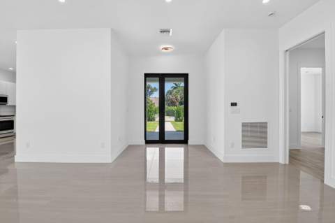 3920 Espan Court, Palm Springs FL - photo 11 of 51