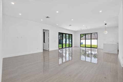 3920 Espan Court, Palm Springs FL - photo 12 of 51