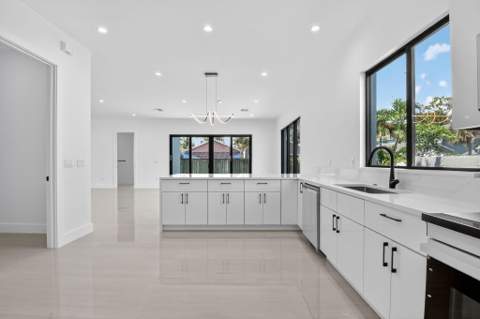 3920 Espan Court, Palm Springs FL - photo 17 of 51