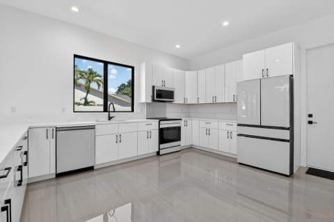 3920 Espan Court, Palm Springs FL - photo 18 of 51