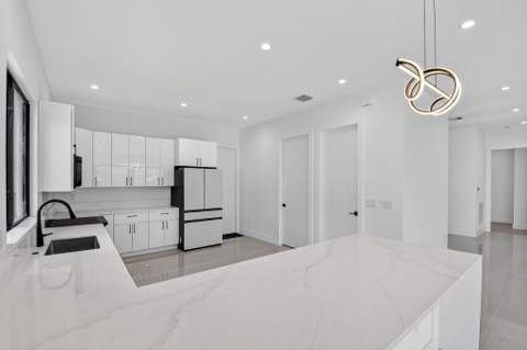 3920 Espan Court, Palm Springs FL - photo 19 of 51