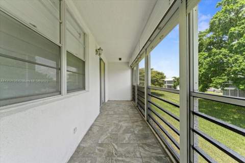 301 Farnham M #301, Deerfield Beach FL - photo 23 of 42