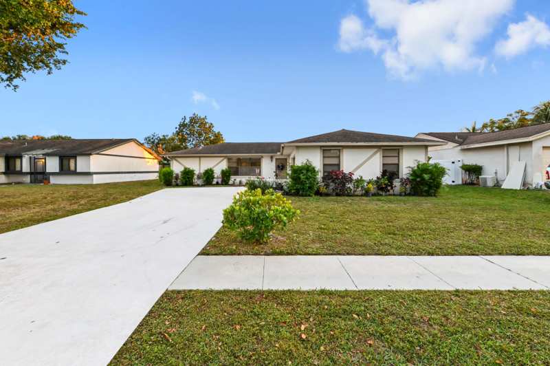 3 bedroom Single Family Residence at 2531 Doral Way, Lone Pine Estates, Riviera Beach — photo 1