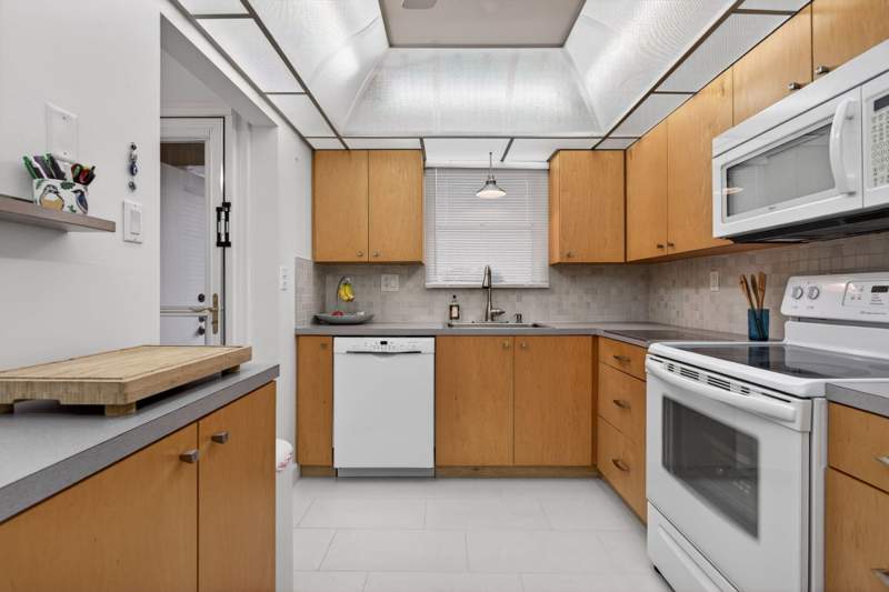 2 bedroom Condominium at 6080 NW 44th Street #214, Greens Of Inverrary Phase I, Lauderhill — photo 4
