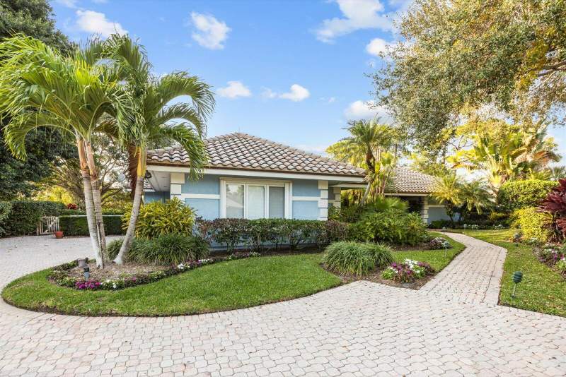 3 bedroom Single Family Residence at 13505 NW Coco Plum Court, Harbour Ridge Plat No 1, Palm City — photo 2