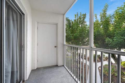 1516 S Lakeside Drive #207, Lake Worth Beach FL - photo 12 of 25