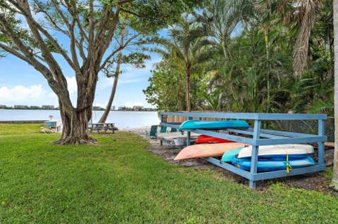 1516 S Lakeside Drive #207, Lake Worth Beach FL - photo 14 of 25