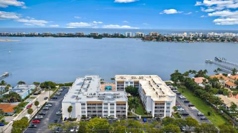 1516 S Lakeside Drive #207, Lake Worth Beach FL - photo 17 of 25