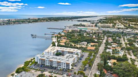 1516 S Lakeside Drive #207, Lake Worth Beach FL - photo 19 of 25