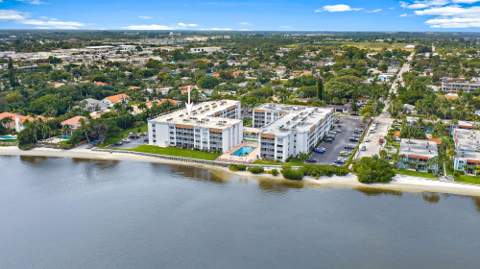 1516 S Lakeside Drive #207, Lake Worth Beach FL - photo 21 of 25