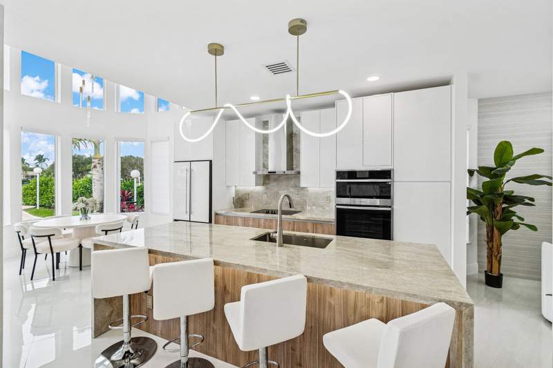 5 bedroom Single Family Residence at 5239 Suffolk Drive, Manchester / Polo Club, Boca Raton — photo 3