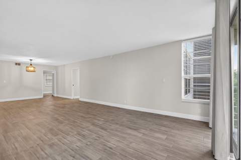 545 Oaks Lane #409, Pompano Beach FL - photo 10 of 25