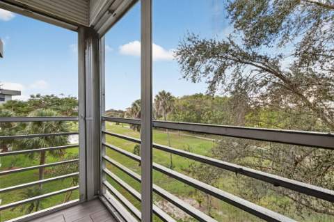 545 Oaks Lane #409, Pompano Beach FL - photo 24 of 25