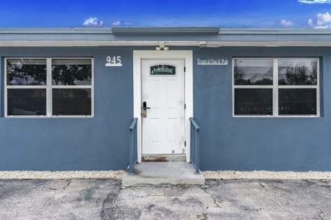 945 Miner Road, Lake Worth FL - photo 6 of 103