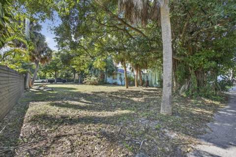 427 32nd Street, West Palm Beach FL - photo 10 of 18