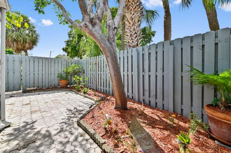 2 bedroom Villa at 271 NW 15th Street, Boca Raton Hills Sec 2, Boca Raton — photo 5