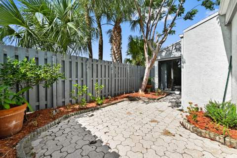 271 NW 15th Street, Boca Raton FL - photo 7 of 35