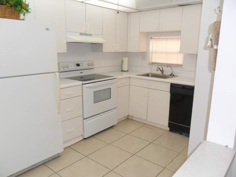 1 bedroom Condominium at 681 S Hollybrook Drive #105, Hollybrook Golf And, Pembroke Pines — photo 4