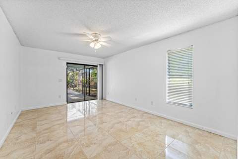 2057 Amesbury Circle, Wellington FL - photo 19 of 33