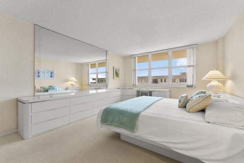1149 Hillsboro Mile #1008, Hillsboro Beach FL - photo 22 of 52