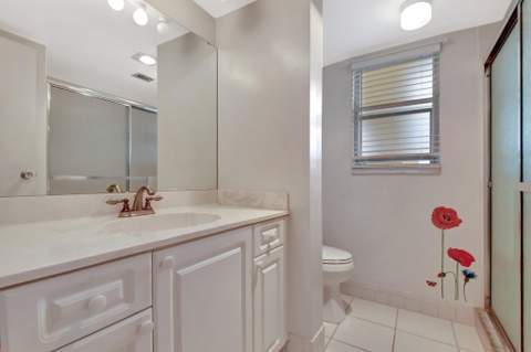 3951 Via Poinciana #415, Lake Worth FL - photo 16 of 58