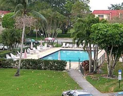 681 S Hollybrook Drive #105, Pembroke Pines FL - photo 23 of 34