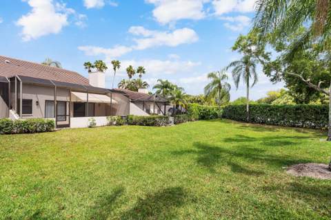 61 Edinburgh Drive, Palm Beach Gardens FL - photo 14 of 39