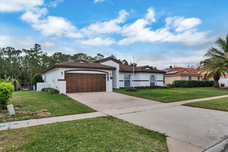 4 bedroom Single Family Residence at 112 Cocoplum Circle, Crestwood Unit 3 Pl 3, Royal Palm Beach — photo 3