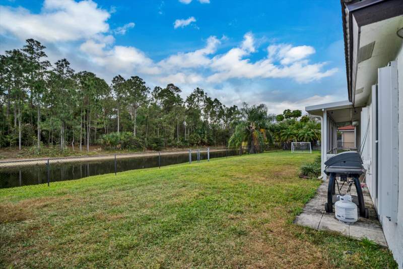 4 bedroom Single Family Residence at 112 Cocoplum Circle, Crestwood Unit 3 Pl 3, Royal Palm Beach — photo 5