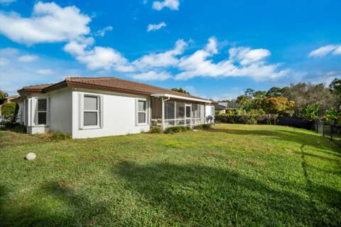 112 Cocoplum Circle, Royal Palm Beach FL - photo 7 of 36