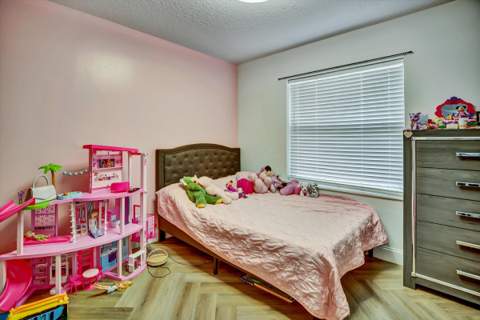 112 Cocoplum Circle, Royal Palm Beach FL - photo 24 of 36