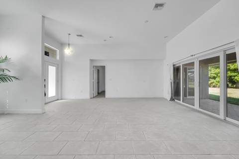 1265 SW Milan Lane, Port St. Lucie FL - photo 6 of 44