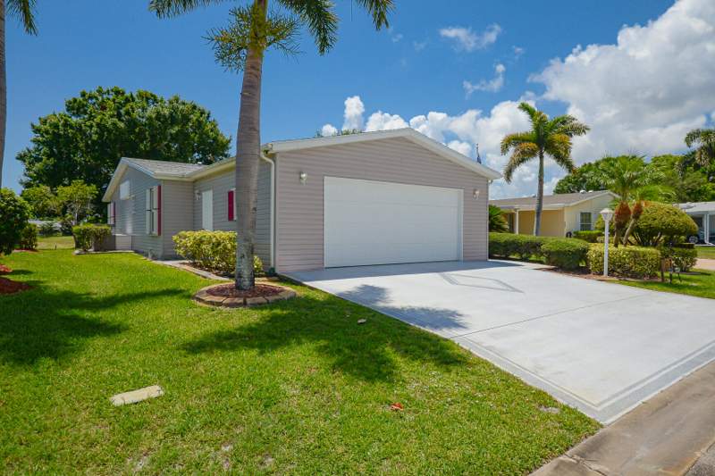 2 bedroom Manufactured Home at 3225 Scarlet Tanager Court, Eagle'S Retreat At Savanna Club Phase 2, Port St. Lucie — photo 2