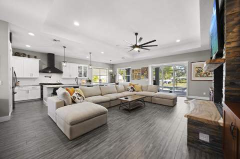 5458 Silver Oak Drive, Fort Pierce FL - photo 7 of 54