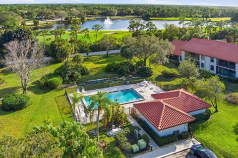 6100 SE Martinique Drive #201, Stuart FL - photo 8 of 44