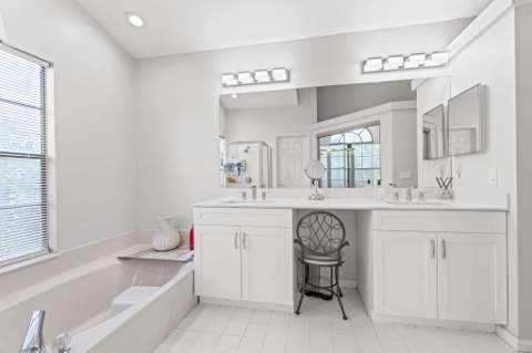 9055 Cypress Hollow Drive, Palm Beach Gardens FL - photo 24 of 55