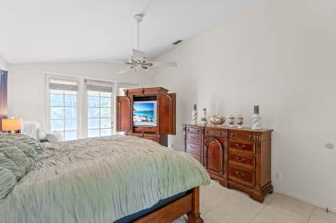 9055 Cypress Hollow Drive, Palm Beach Gardens FL - photo 22 of 55