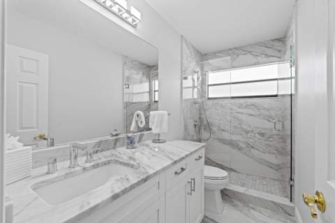 9055 Cypress Hollow Drive, Palm Beach Gardens FL - photo 20 of 55