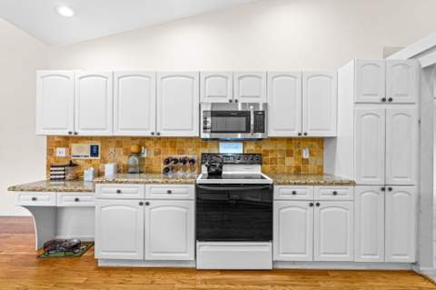 9055 Cypress Hollow Drive, Palm Beach Gardens FL - photo 15 of 55