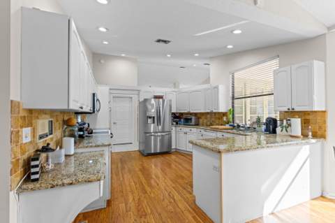 9055 Cypress Hollow Drive, Palm Beach Gardens FL - photo 13 of 55