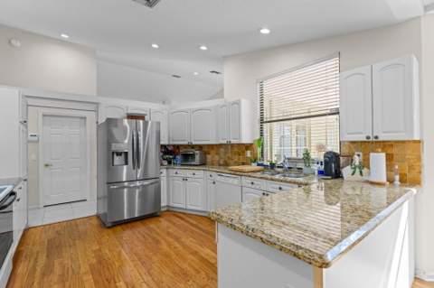 9055 Cypress Hollow Drive, Palm Beach Gardens FL - photo 14 of 55