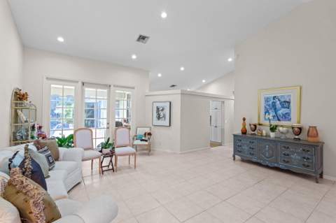 9055 Cypress Hollow Drive, Palm Beach Gardens FL - photo 9 of 55