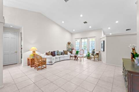 9055 Cypress Hollow Drive, Palm Beach Gardens FL - photo 10 of 55