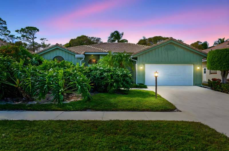 4 bedroom Single Family Residence at 9055 Cypress Hollow Drive, Cypress Hollow, Palm Beach Gardens — photo 2