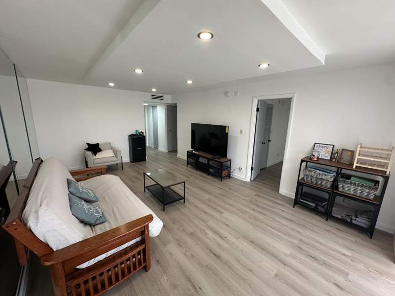 2 bedroom Condominium at 500 Executive Center Drive #3h, Breakwaters Of The Palm Beaches Condo, West Palm Beach — photo 4