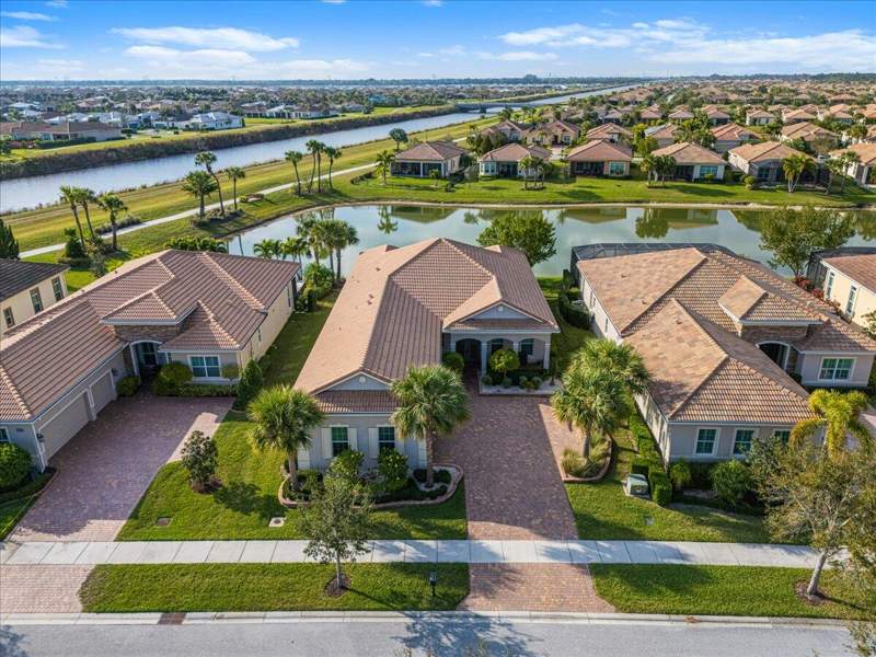 3 bedroom Single Family Residence at 17005 SW Sapri Way, Verano Pud No 1 Plat No 12, Port St. Lucie — photo 2