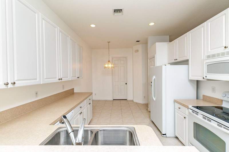 3 bedroom Townhouse at 2887 SW Cedar Dunes Drive, Third Replat Of Portofino Isles, Port St. Lucie — photo 5