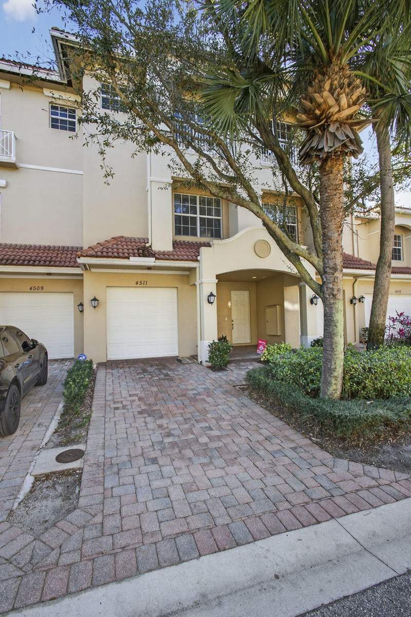 3 bedroom Townhouse at 4511 Artesa Way, Cielo Townhomes At Shops Of Donald Ross, Palm Beach Gardens — photo 3