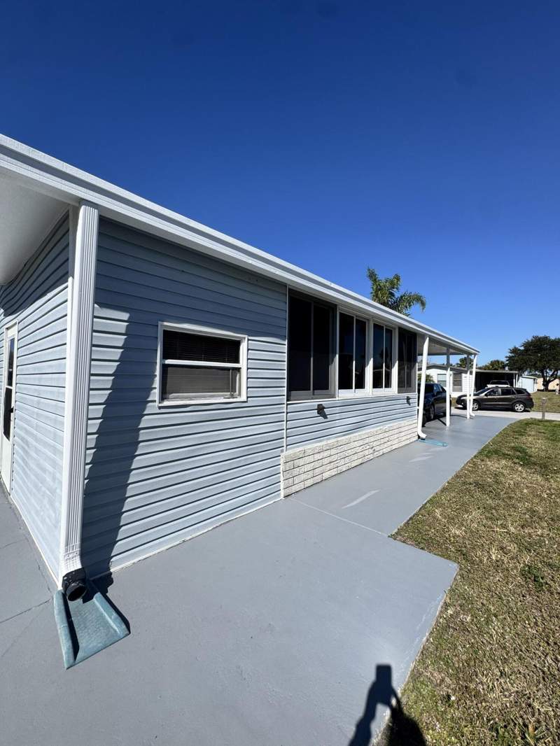 2 bedroom Manufactured Home at 13953 Adelfa Avenue, Spanish Lakes Fairways, Fort Pierce — photo 3